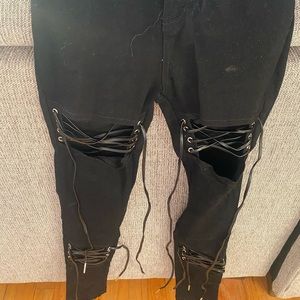 Black skinny pants
